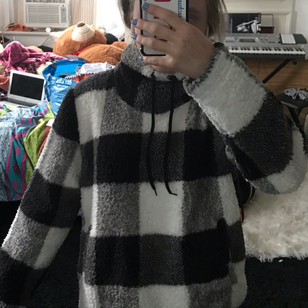 super fuzzy black and white sweatshirt